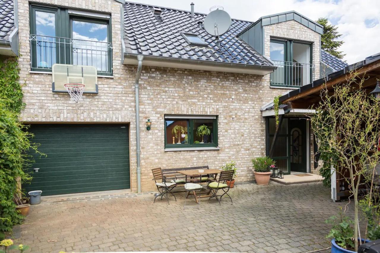 Schoenste Lage Am Rhein In Unmittelbarer Stadtnaehe, B & B Cologne Exterior photo